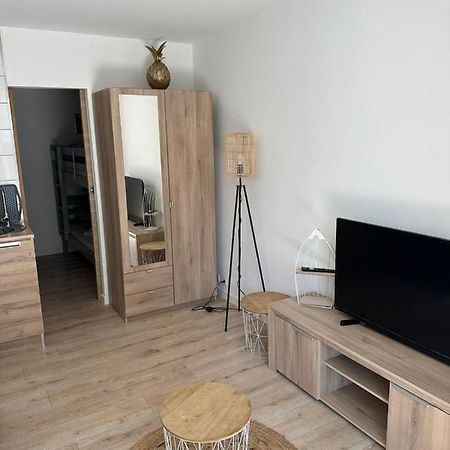 Charmant Studio Neuf 150M Plage Sur Avenue Principale Climatise Et Parking กาวาแลร์-ซูร์-แมร์ ภายนอก รูปภาพ