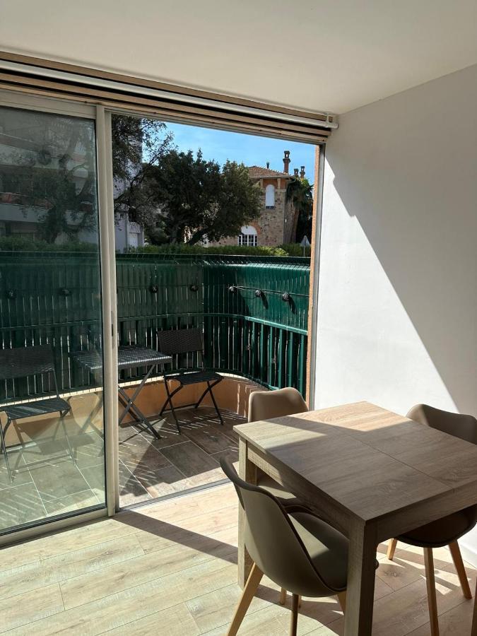 Charmant Studio Neuf 150M Plage Sur Avenue Principale Climatise Et Parking กาวาแลร์-ซูร์-แมร์ ภายนอก รูปภาพ