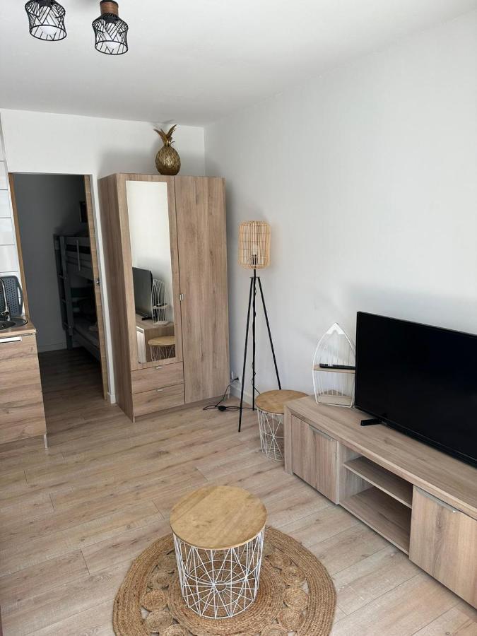 Charmant Studio Neuf 150M Plage Sur Avenue Principale Climatise Et Parking กาวาแลร์-ซูร์-แมร์ ภายนอก รูปภาพ