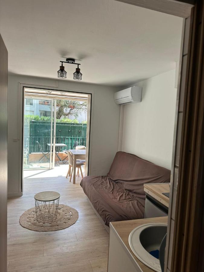 Charmant Studio Neuf 150M Plage Sur Avenue Principale Climatise Et Parking กาวาแลร์-ซูร์-แมร์ ภายนอก รูปภาพ